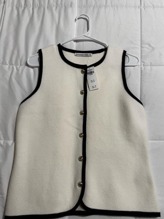 Abercrombie & Fitch Tops - NWT Abercrombie & Fitch Women's Mara High-V LuxeLoft Sweater Vest, Size M